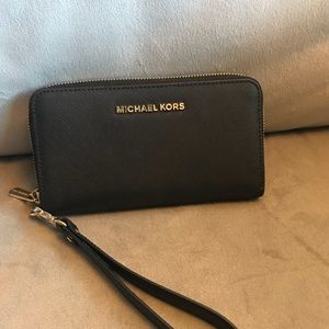 Michael Kors Jet Set Wristlet Wallet